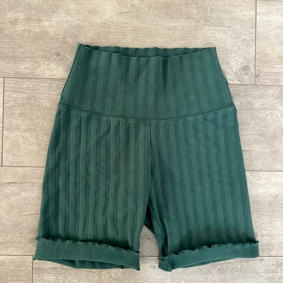 Offline by Aerie High Rise Bike Athletic Shorts 7” in seam
Euc size small - Picture 3 of 14